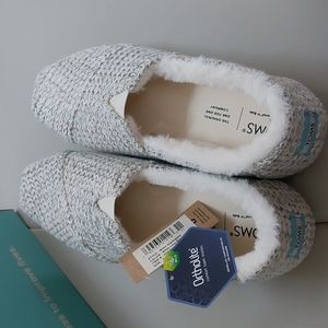 Bnwt TOMS alpargata wm 7.5